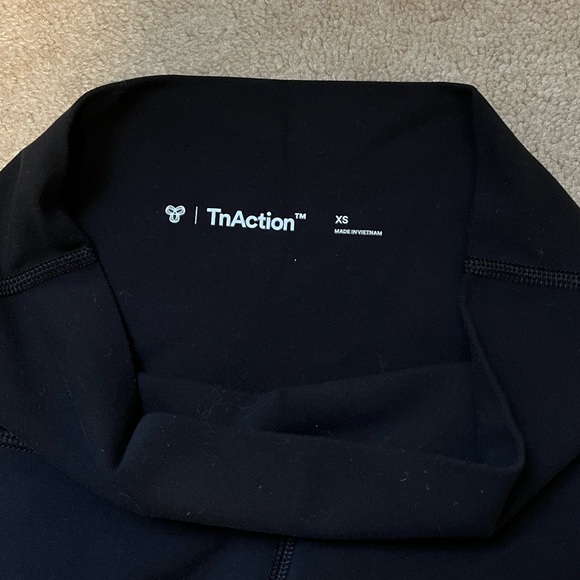 ARITZIA | TNA Flare Leggings - Picture 4 of 4